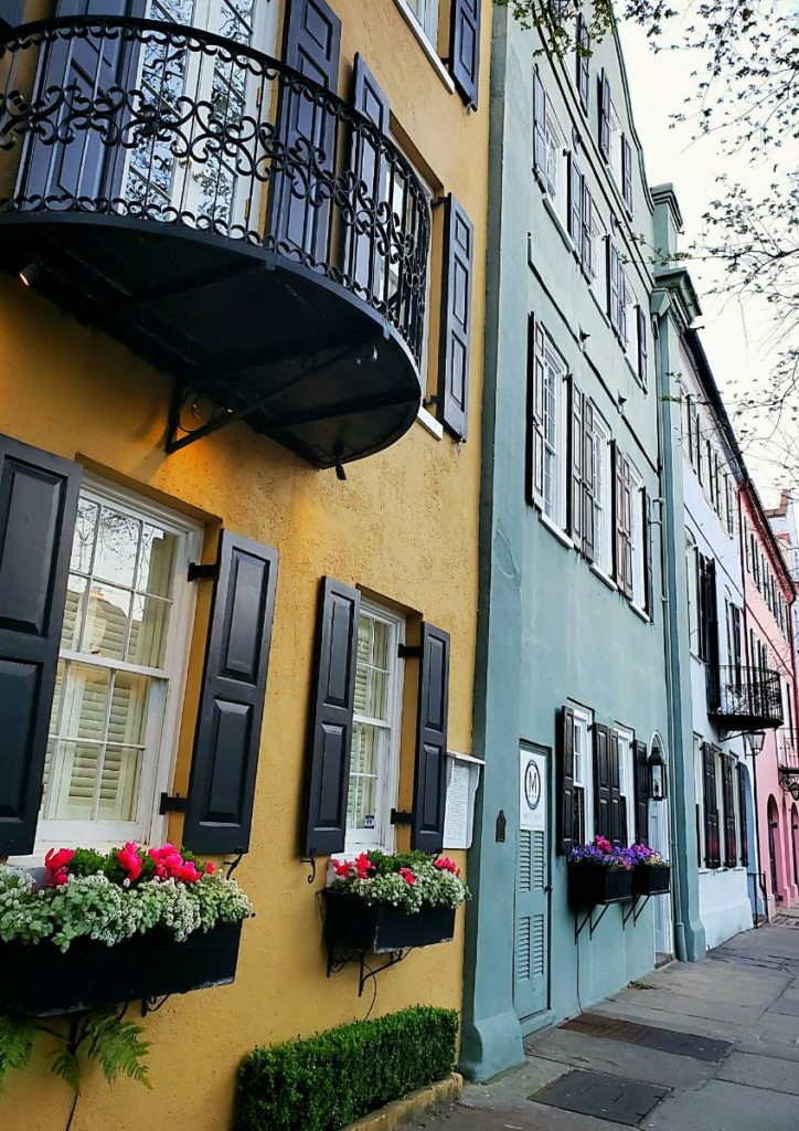 rainbow row in charleston south carolina